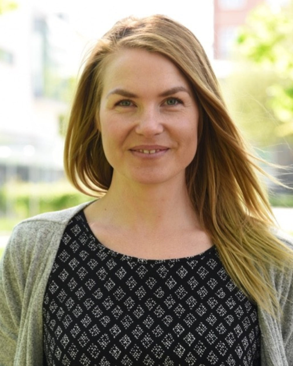 Dr. Lina Tingö